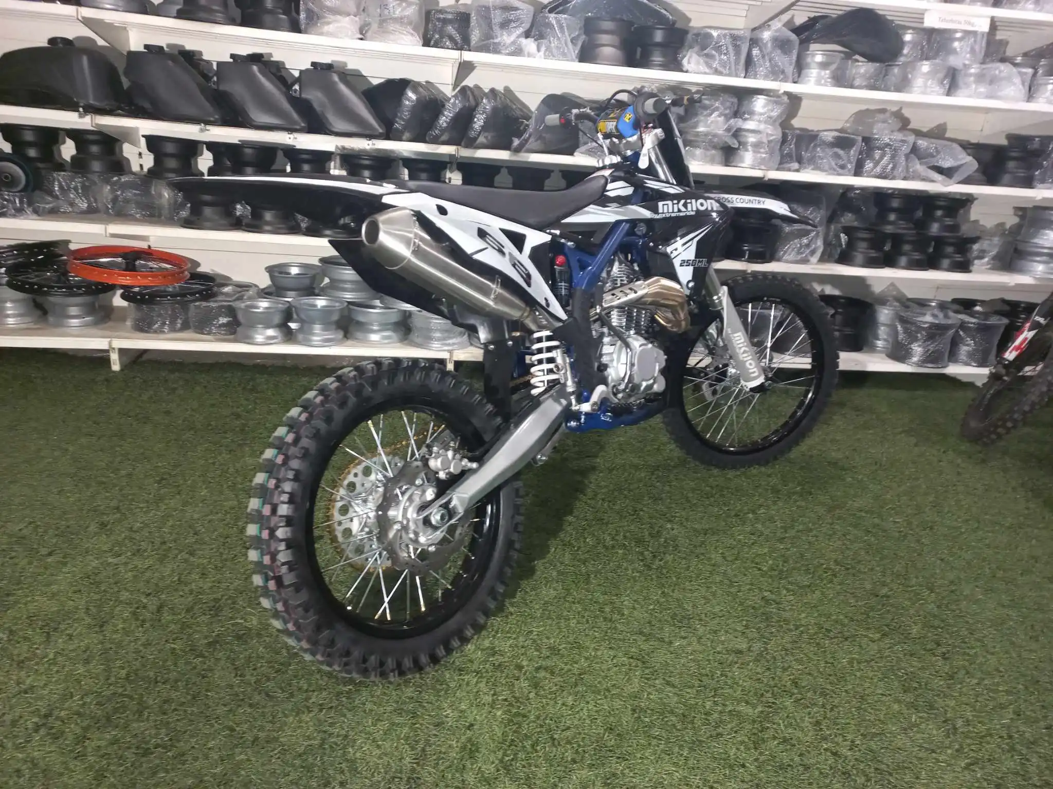 250dirt-bike